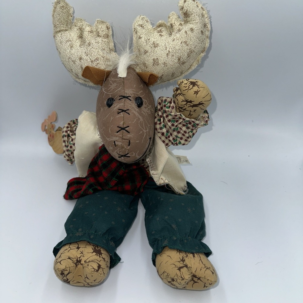 1998 Christmas Moose Plush Studio 33. 18"